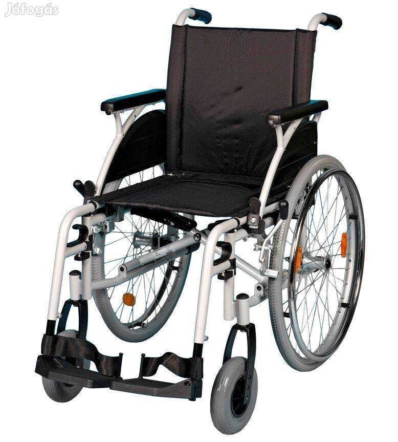 Önhajtós kerekesszék B-4200/M