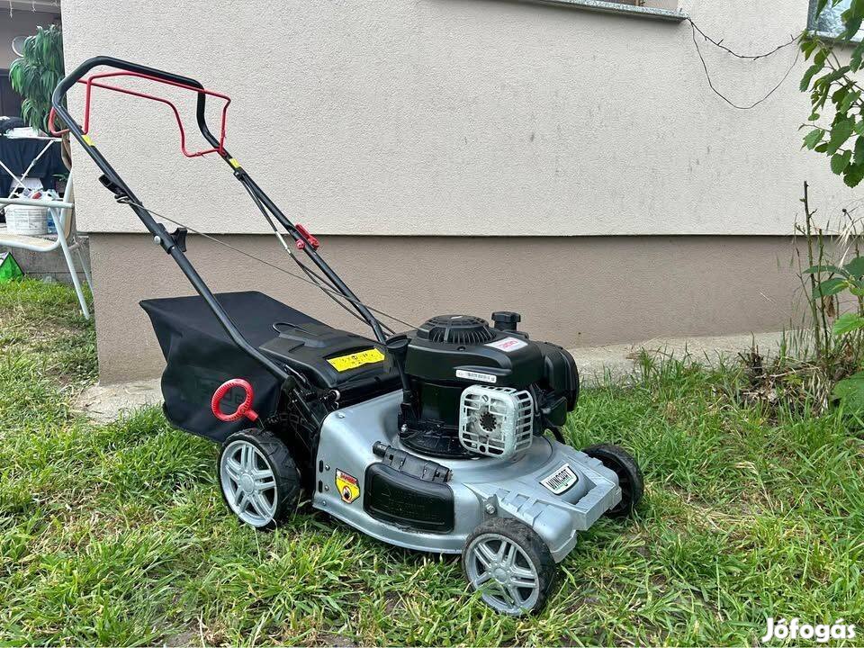 Önjárós fűnyíró eladó