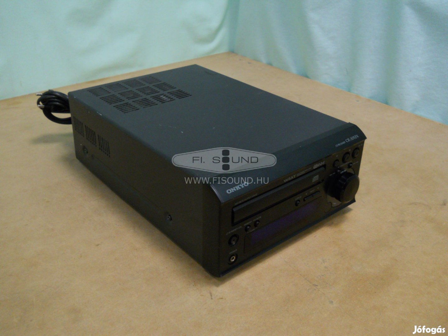 Onkyo CR-305FX ,2x75W,4-16 ohm,sztereo erősítő