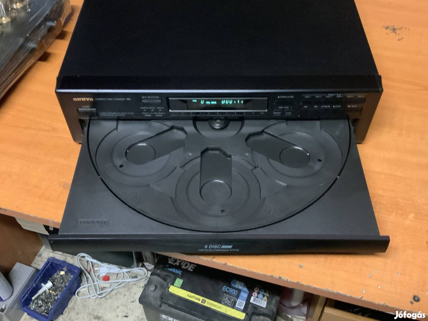 Onkyo DX C320 6 CD lejátszó Korrekt Jó állapotban .