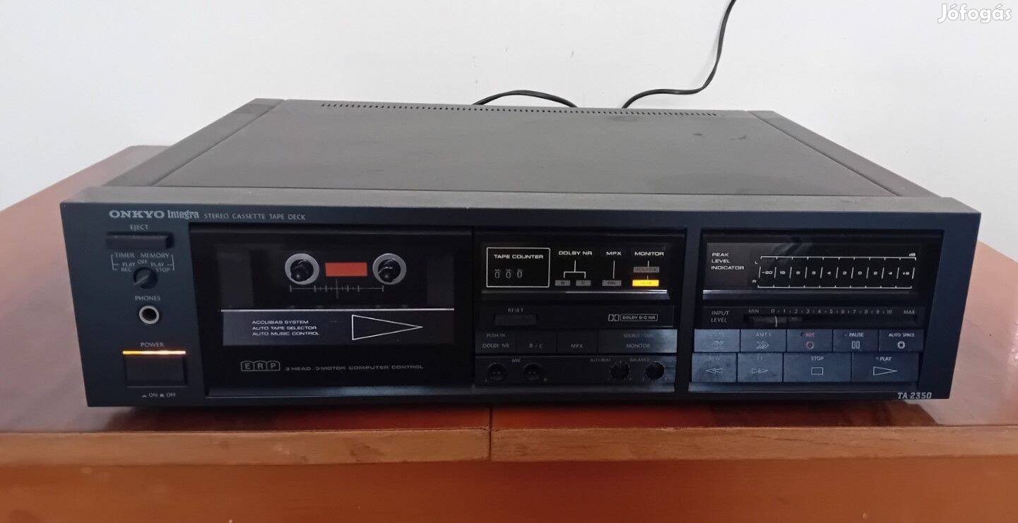 Onkyo Integra magnó