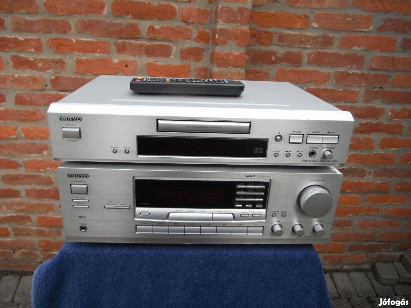 Onkyo TX-8522 rádióerősítő távirányítóval 2x100W