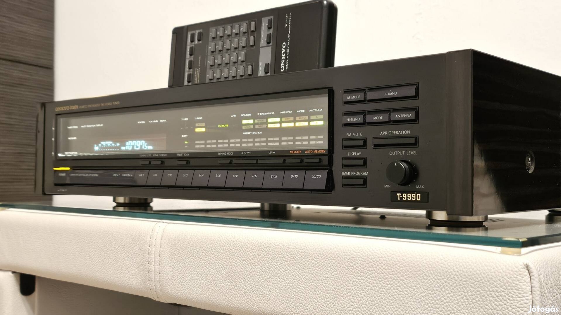 Onkyo T-9990 csúcs tuner. Gyári távval.