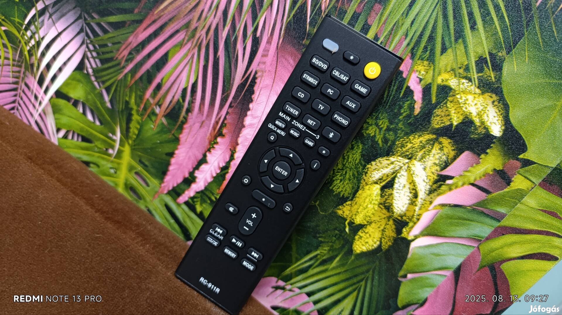 Onkyo vadonatúj távirányító házimozi erősítőhöz. RZ