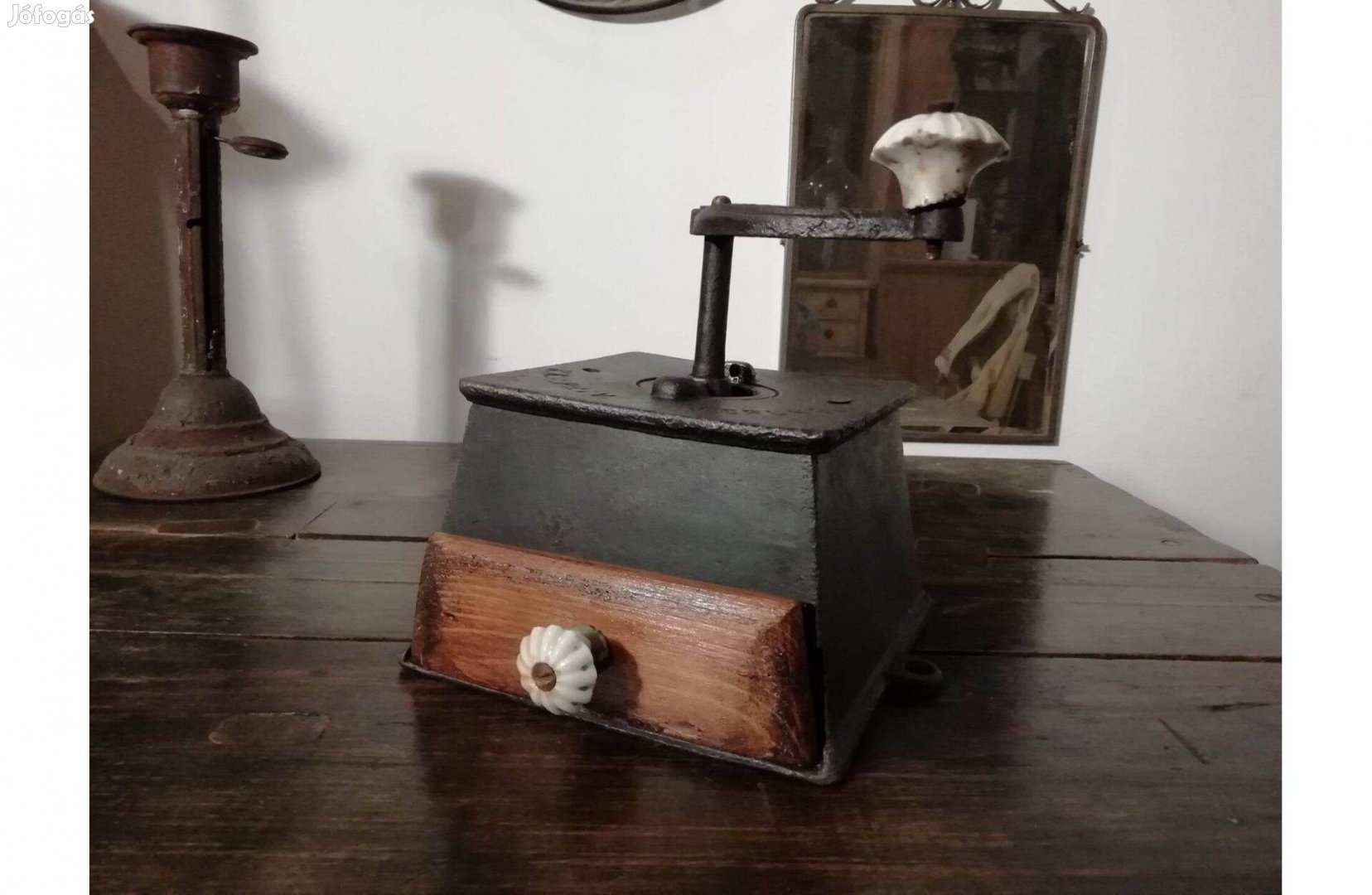 Öntöttvas daráló, jelzett szögletes ritka fajta, 20. század