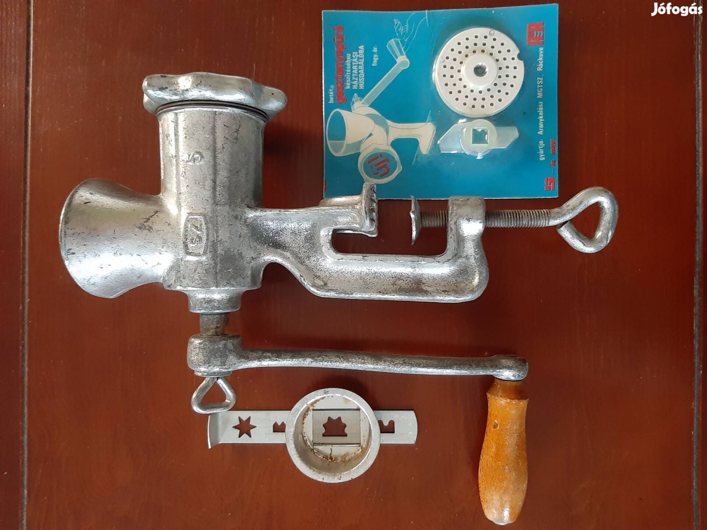 Öntöttvas húsgép tartozékokkal