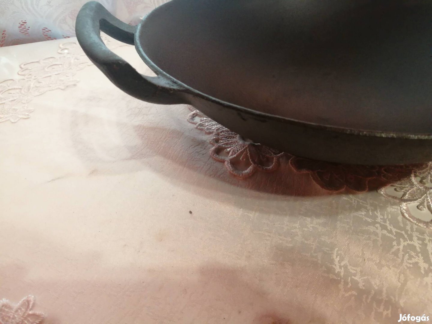 Öntöttvas wok 