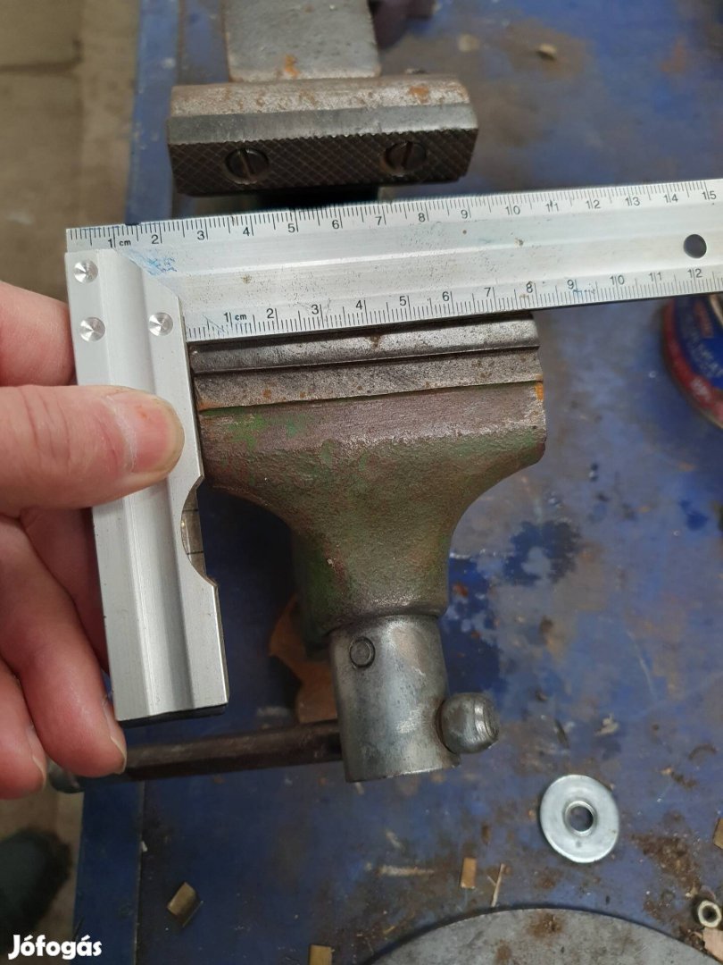 Öntvény satu üllővel 80mm újszerű állapot