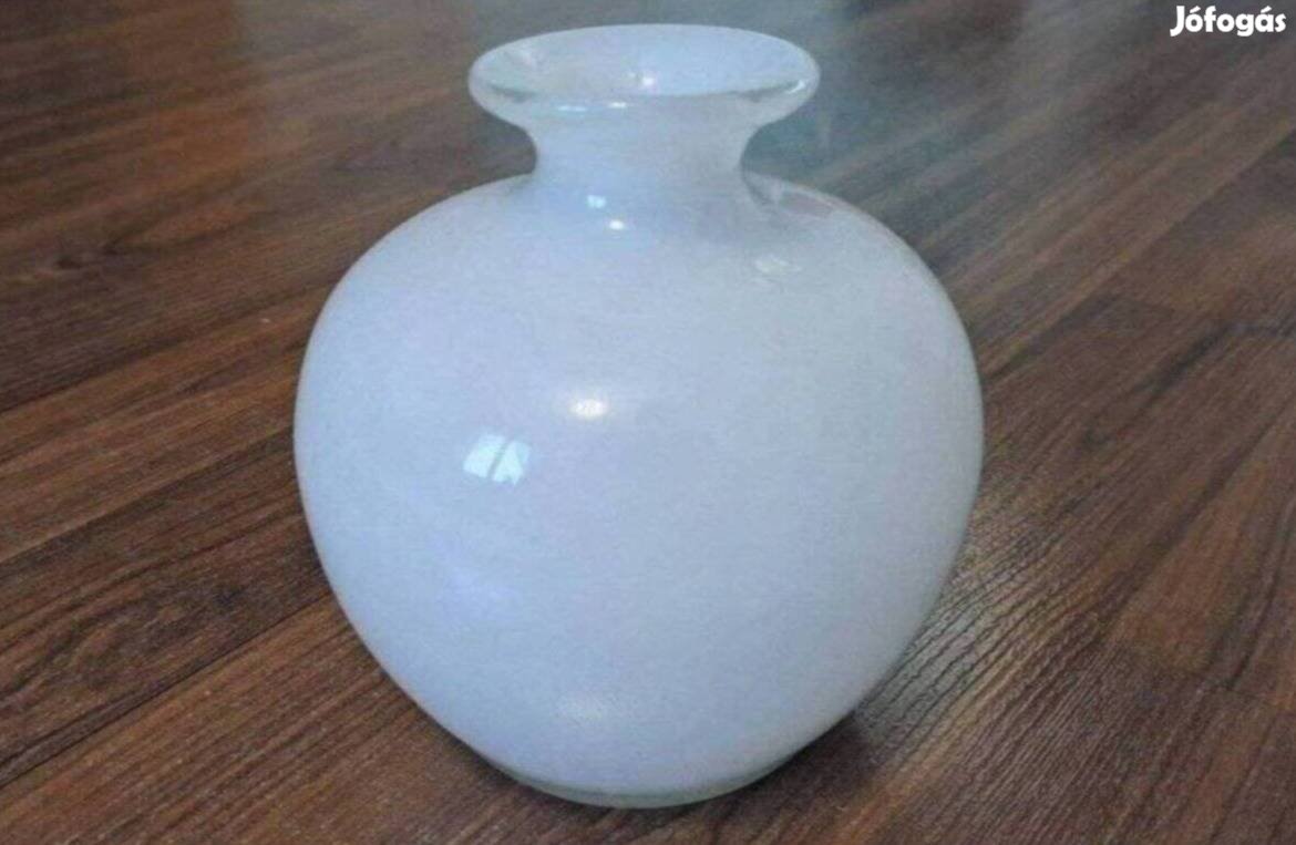 Opál üvegváza
