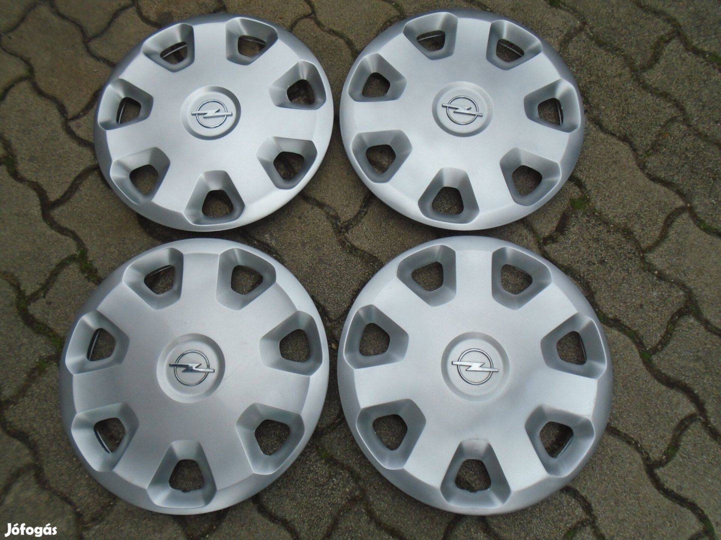 Opel 15" gyári dísztárcsa garnitúra eladó