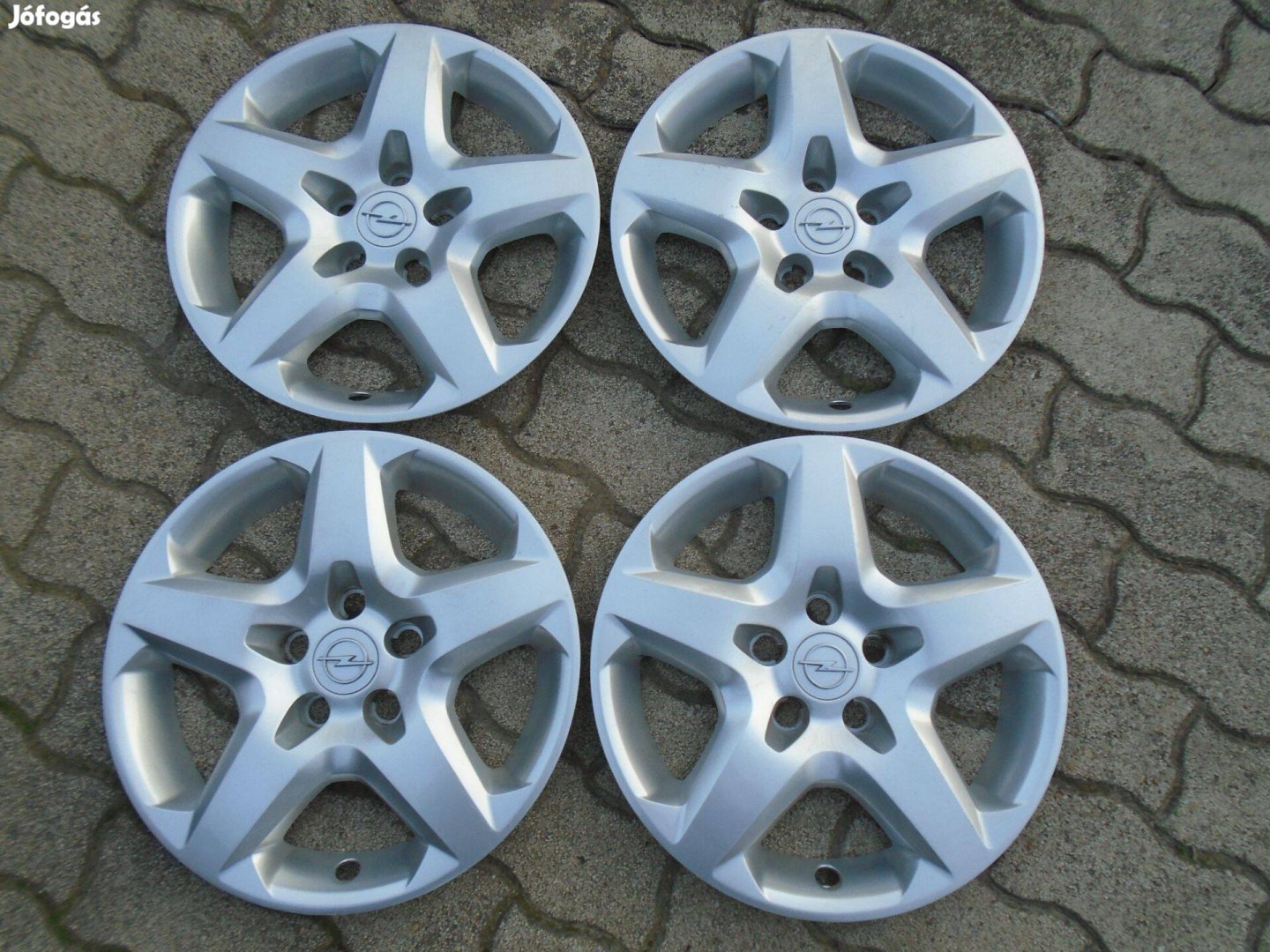 Opel 16 gyári dísztárcsa garnitúra eladó