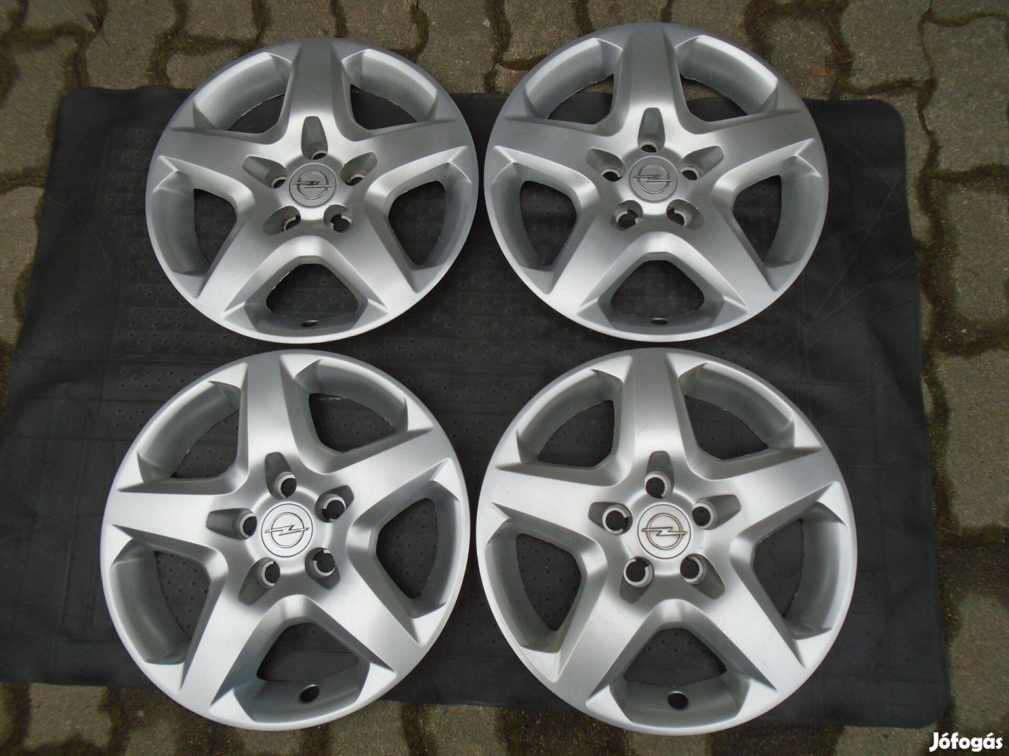 Opel 16" gyári dísztárcsa garnitúra eladó