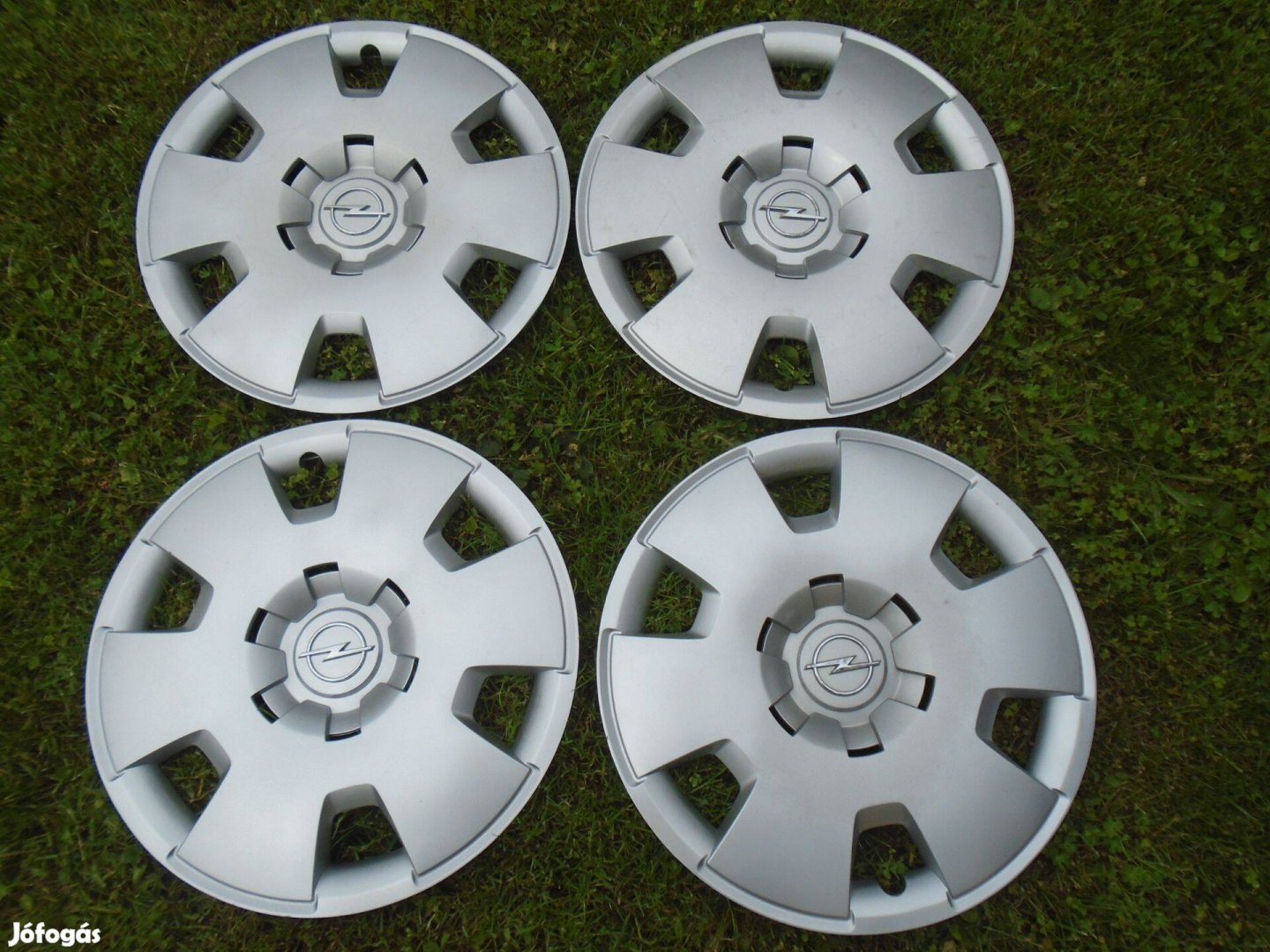 Opel 16" gyári dísztárcsa garnitúra eladó