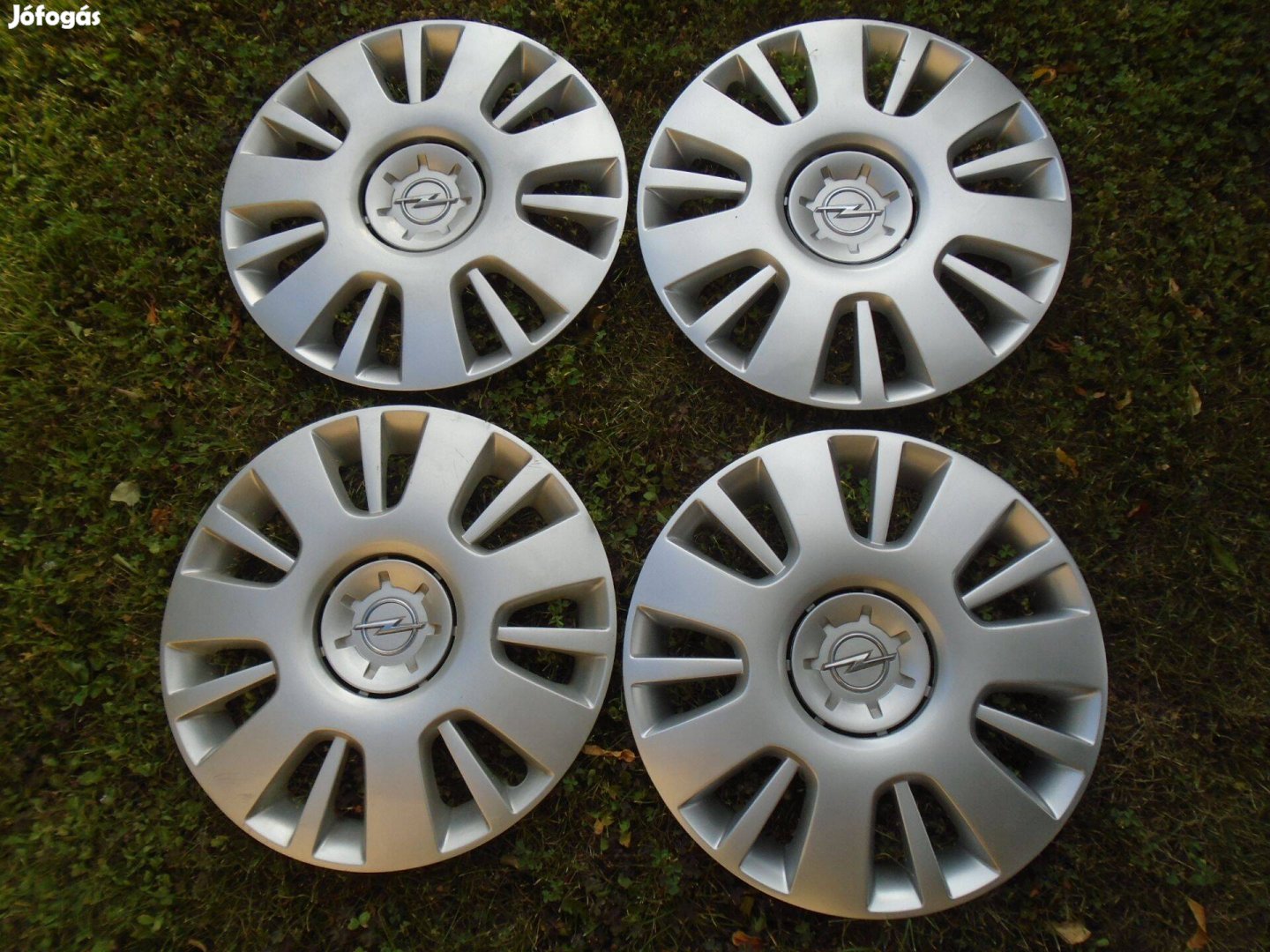 Opel 16" gyári dísztárcsa garnitúra eladó