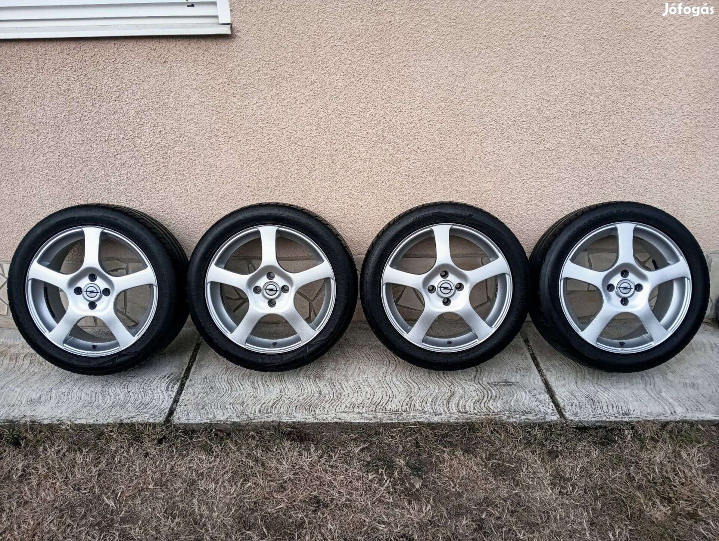 Opel 17" 4x100 alufelnik hibátlan állapotban jó nyári gumikkal