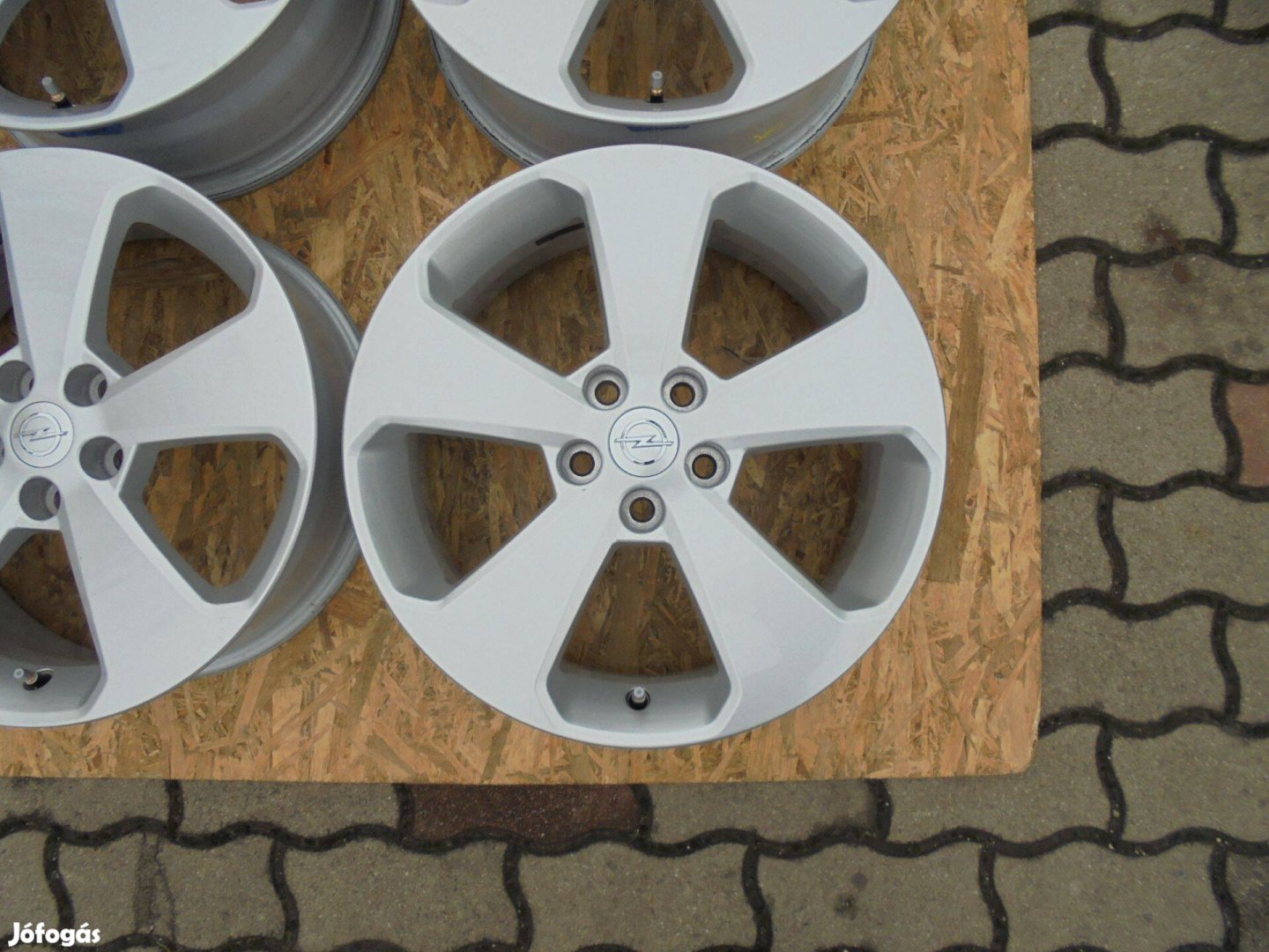 Opel 17-es gyári alufelni szenzorral kitűnő állapotban