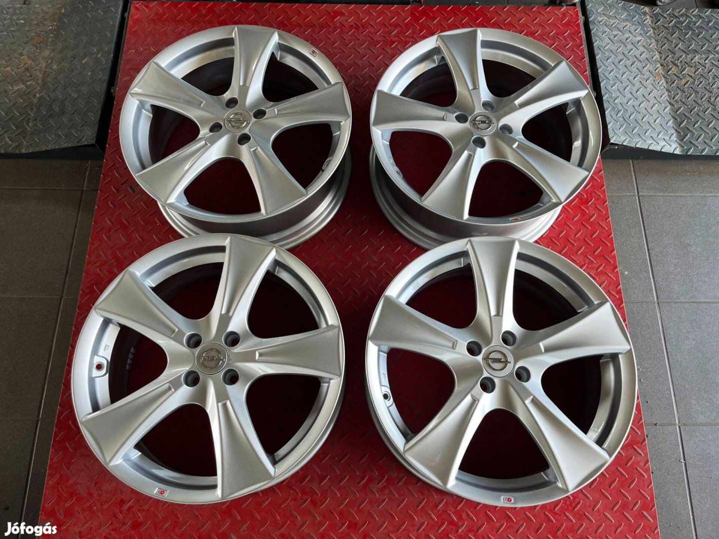 Opel 18" 4x100 alufelni eladó 18 coll Astra Corsa