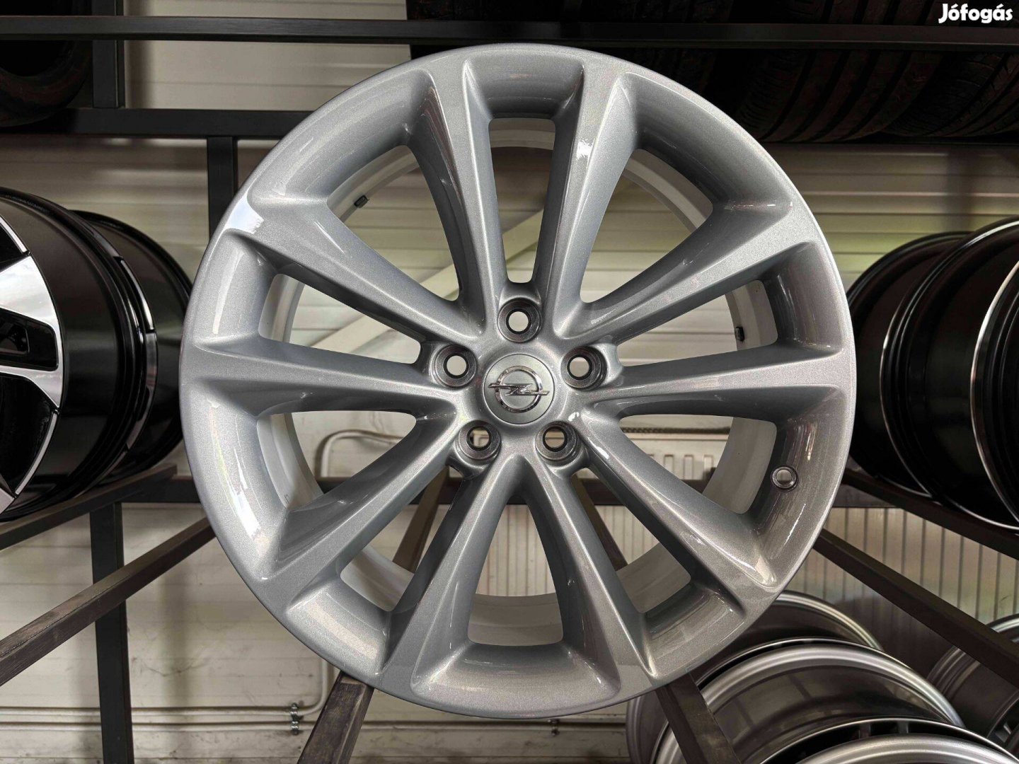 Opel 18" 5x105 gyári alufelni eladó 18 coll Astra Mokka
