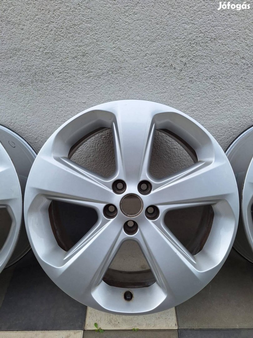 Opel 5x105 gyári 18 col felni szép állapotban Astra Mokka Cruze Tax
