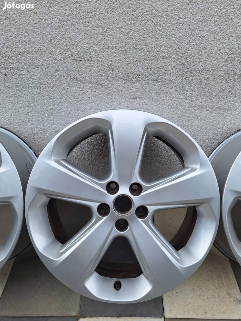 Opel 5x105 gyári 18 colos felni szép állapotban Astra Mokka