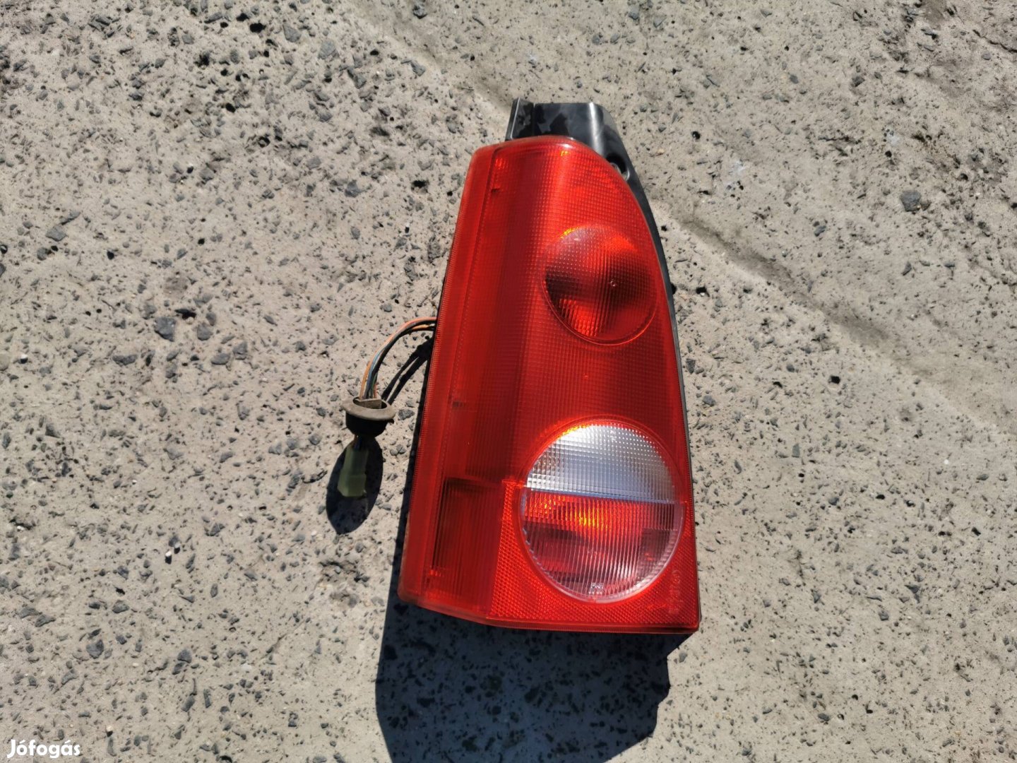 Opel Agila bal hátsó lámpa 