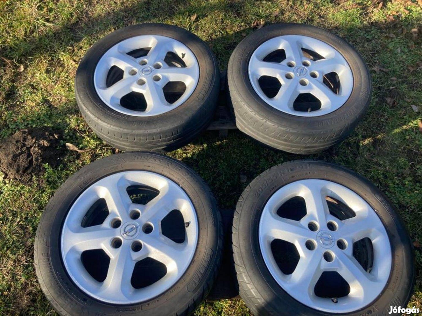 Opel Astra 5x110kerekek 205/55 R16 nyári gumikkal