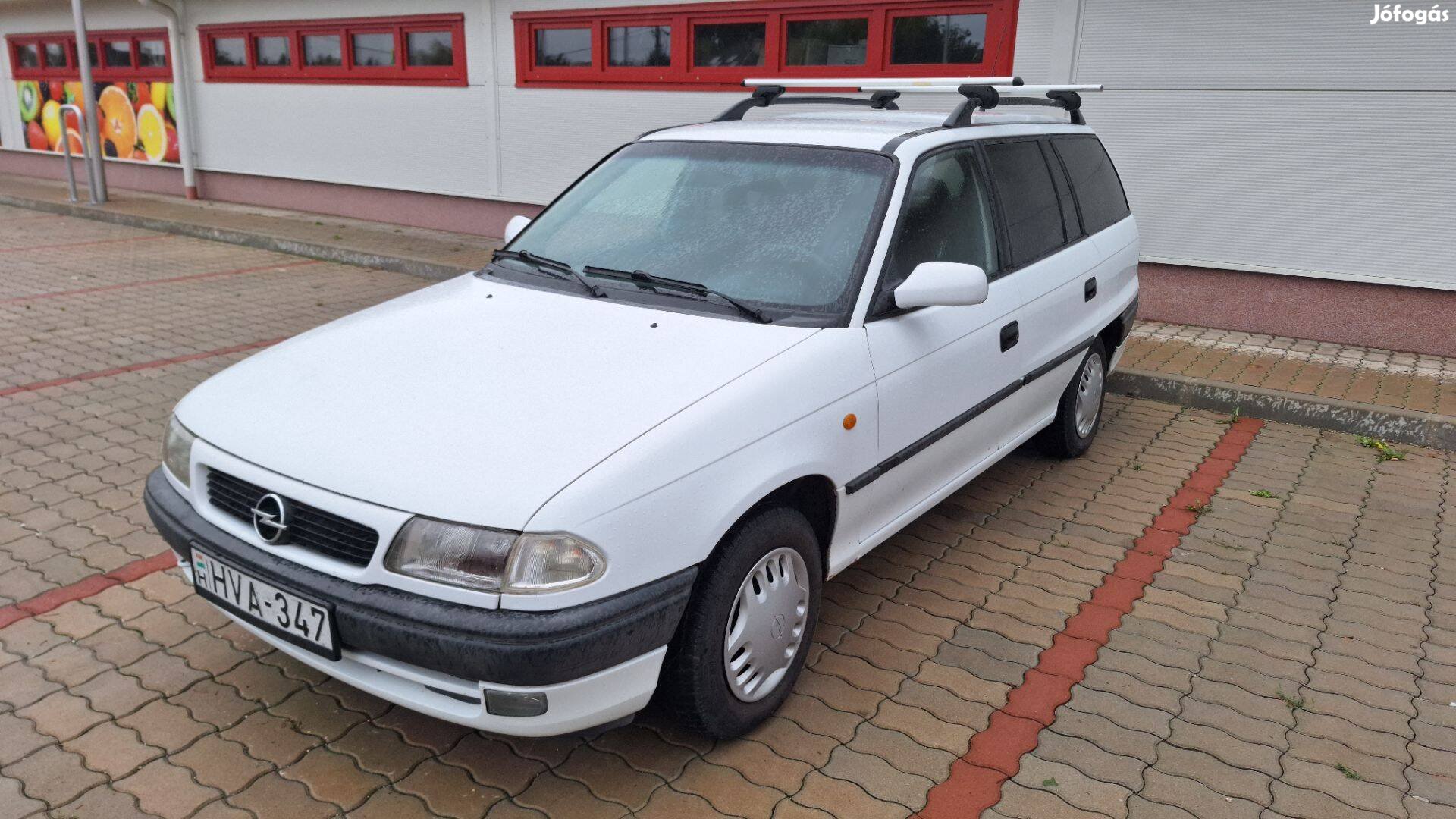 Opel Astra F 1.6 8V benzin, vonóhorgos