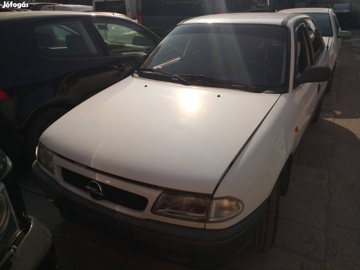 Opel Astra F bontás, önindító, generátor, klíma kompresszor