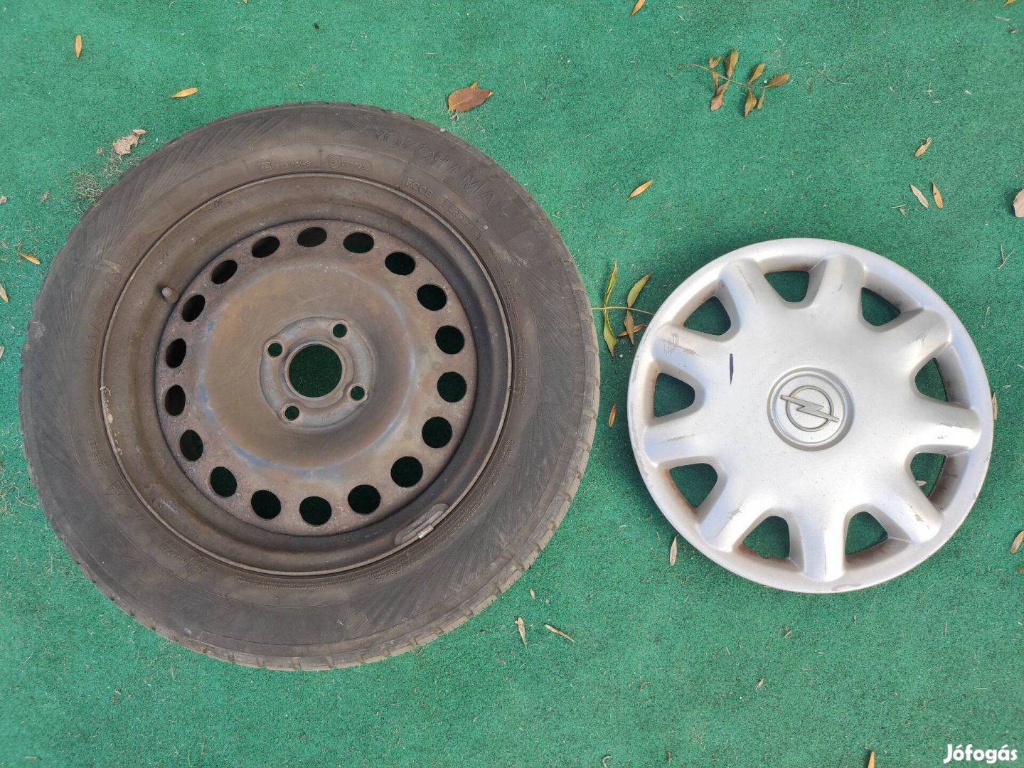 Opel Astra G felni téligumival és eredeti Opel dísztárcsával eladó