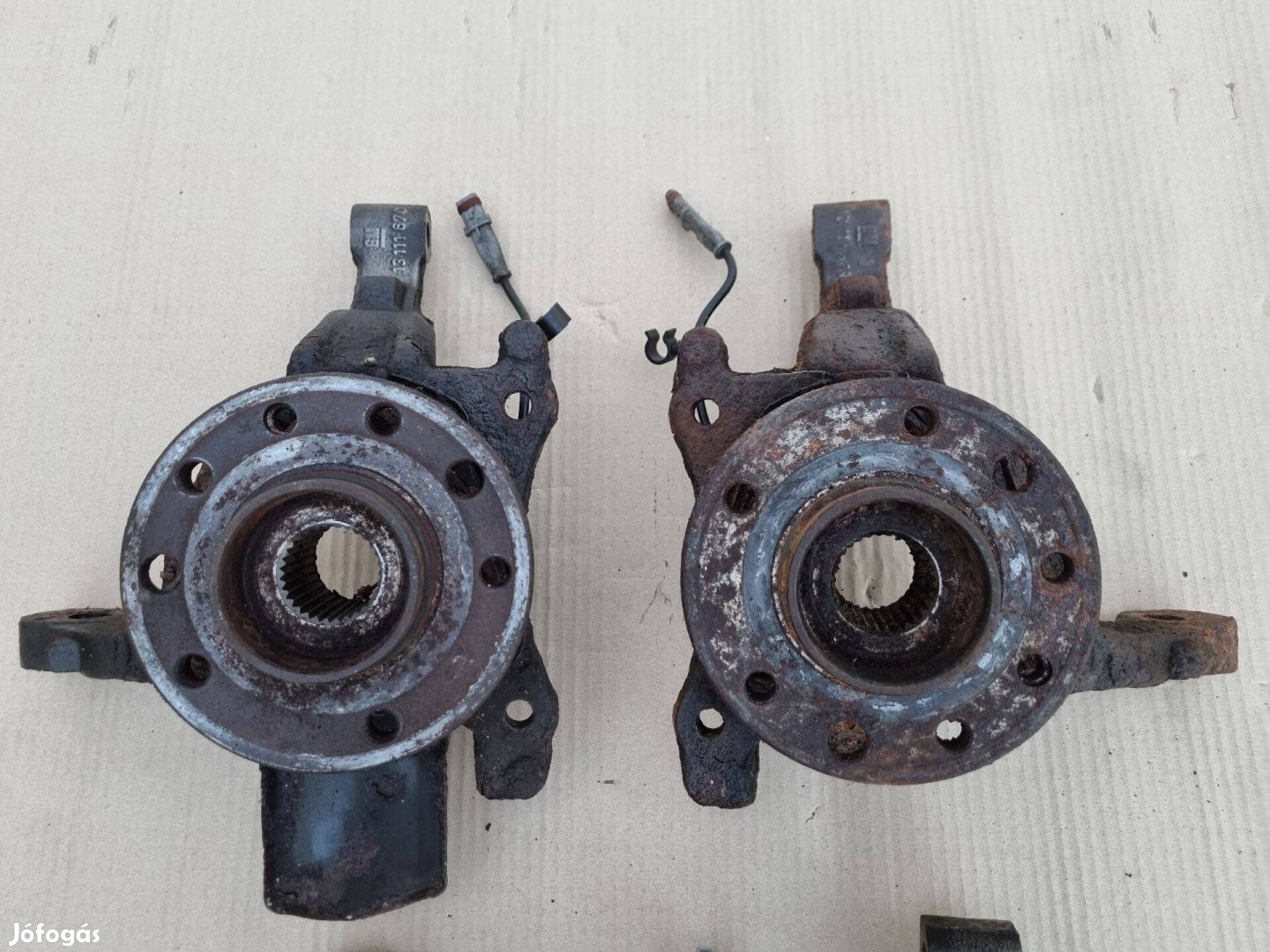Opel Astra H 13111670 ,13111669 Csonkállvány