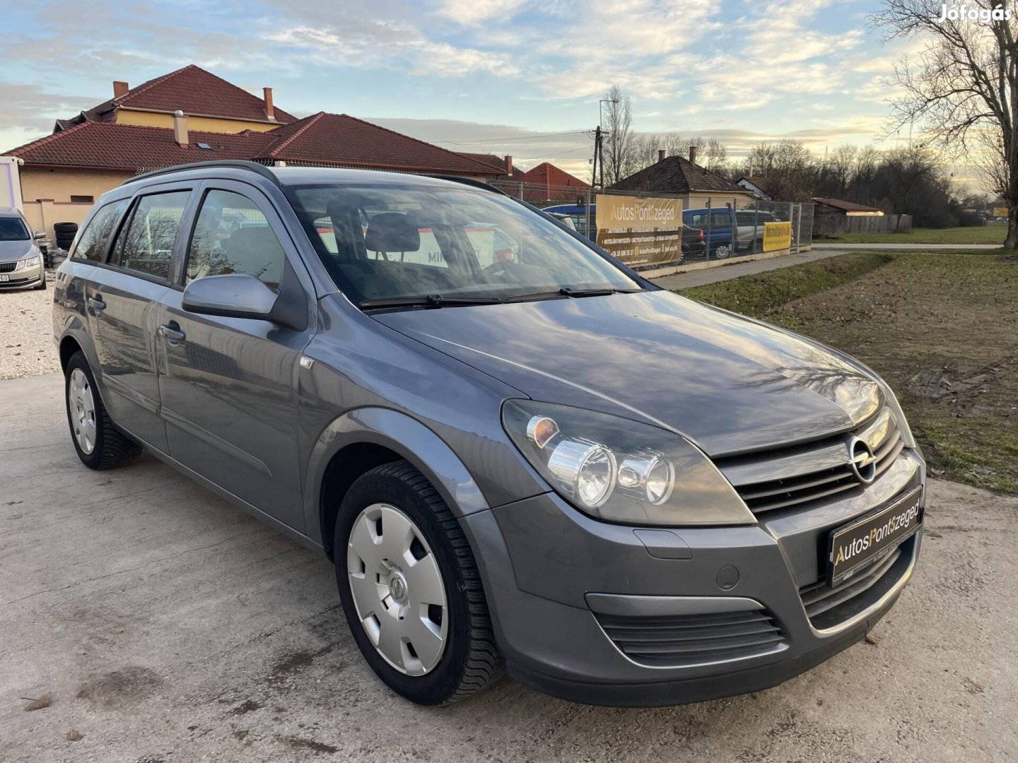 Opel Astra H 1.6 Essentia // Klíma // Tempomat...