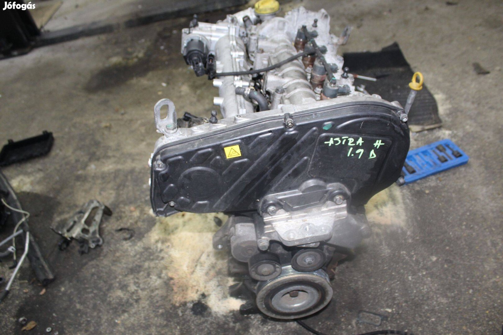 Opel Astra H 1.9D Fűzött blokk hengerfejjel Z19DTH