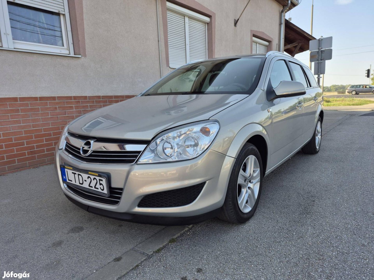 Opel Astra H Caravan 1.4 Enjoy Magyar/makulátla...