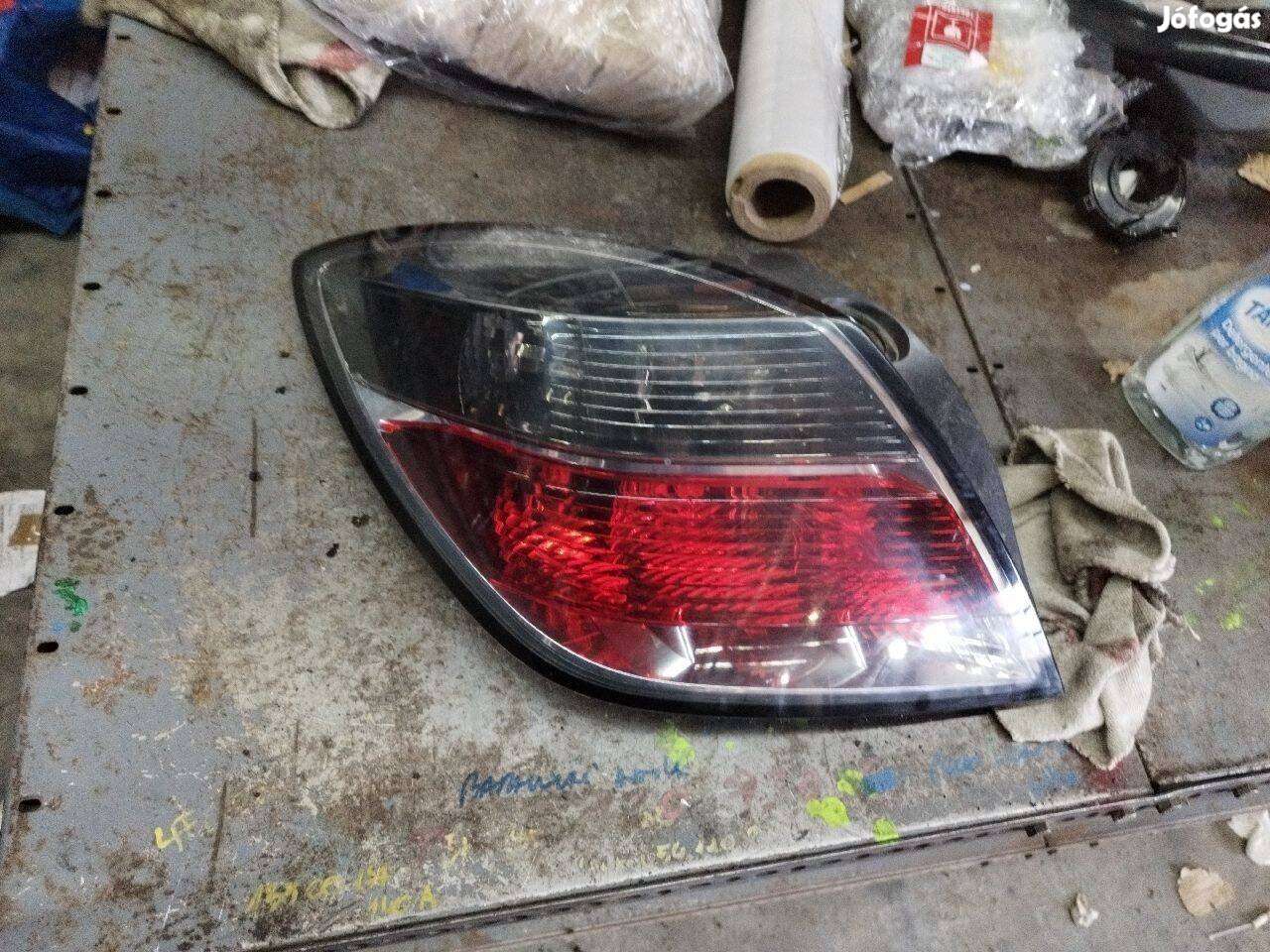 Opel Astra H GTC bal hátsó lámpa