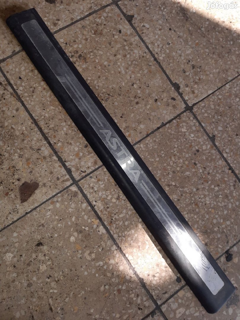 Opel Astra H Jobb Első Küszöb Borítás