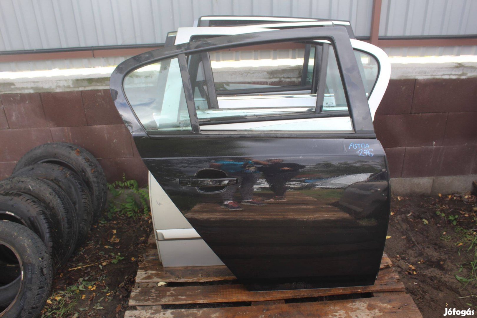 Opel Astra H Kombi Jobb hátsó ajtó komplett (276)