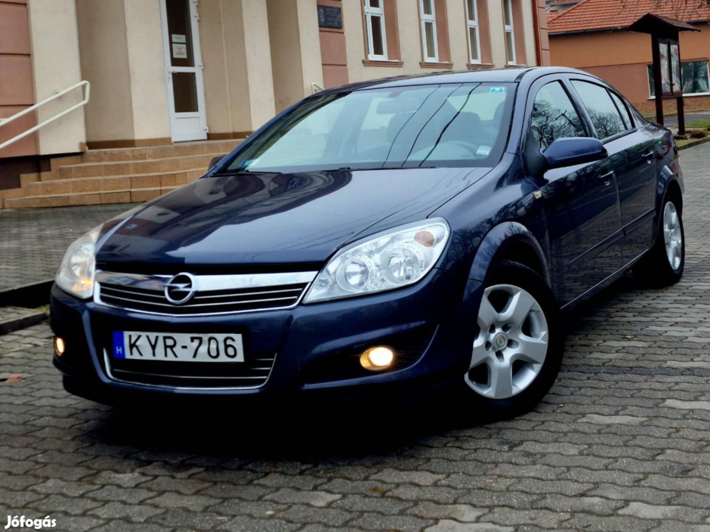 Opel Astra H Sedan 1.6 Enjoy Benzin Megkímélt Á...