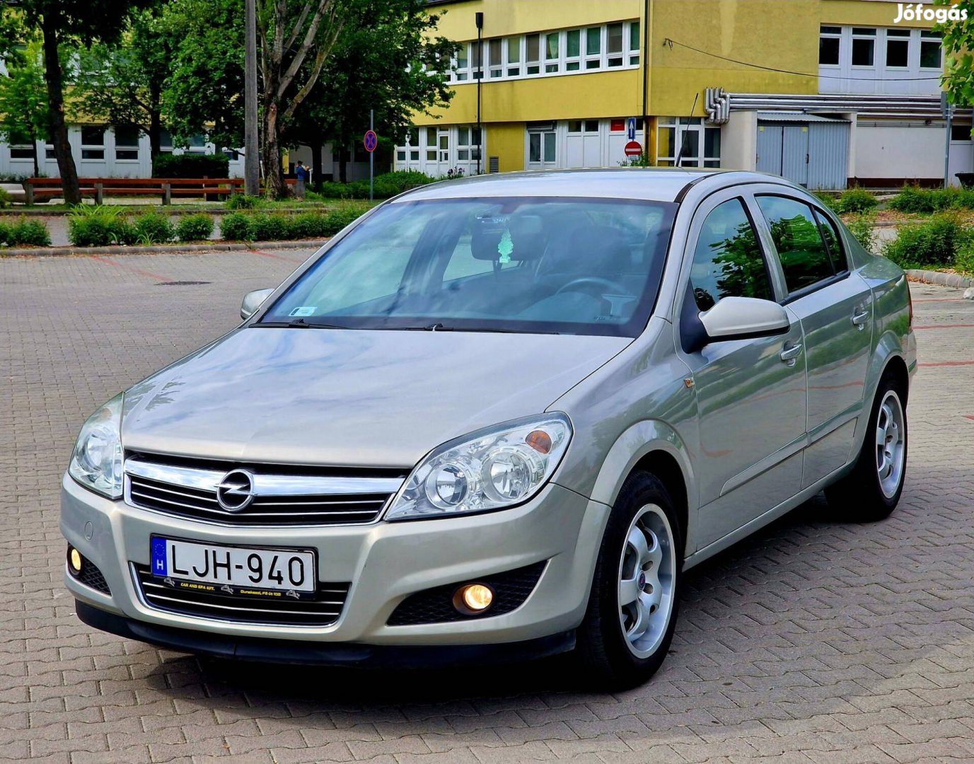 Opel Astra H Sedan 1.6 Essentia Kamera-RADAR-TE...