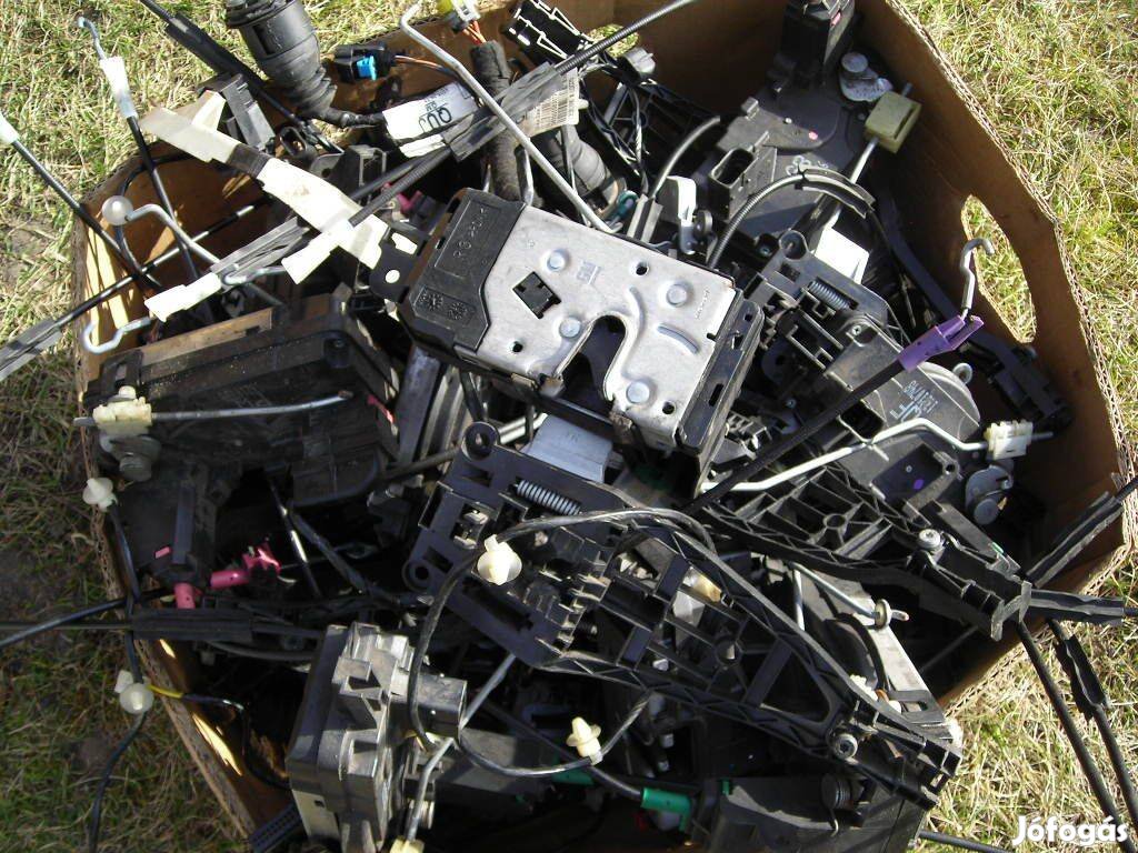 Opel Astra H Zár , Ajtózár , Ajtóhatároló / Astra H - Zafira B