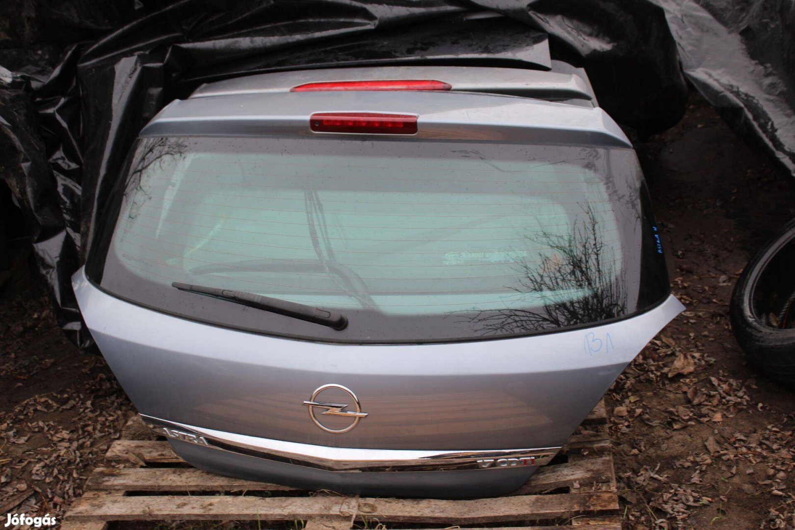 Opel Astra H csomagtér ajtó üresen szélvédővel (131.)