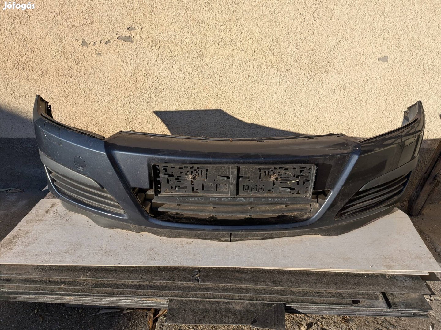 Opel Astra H első lökhárító 