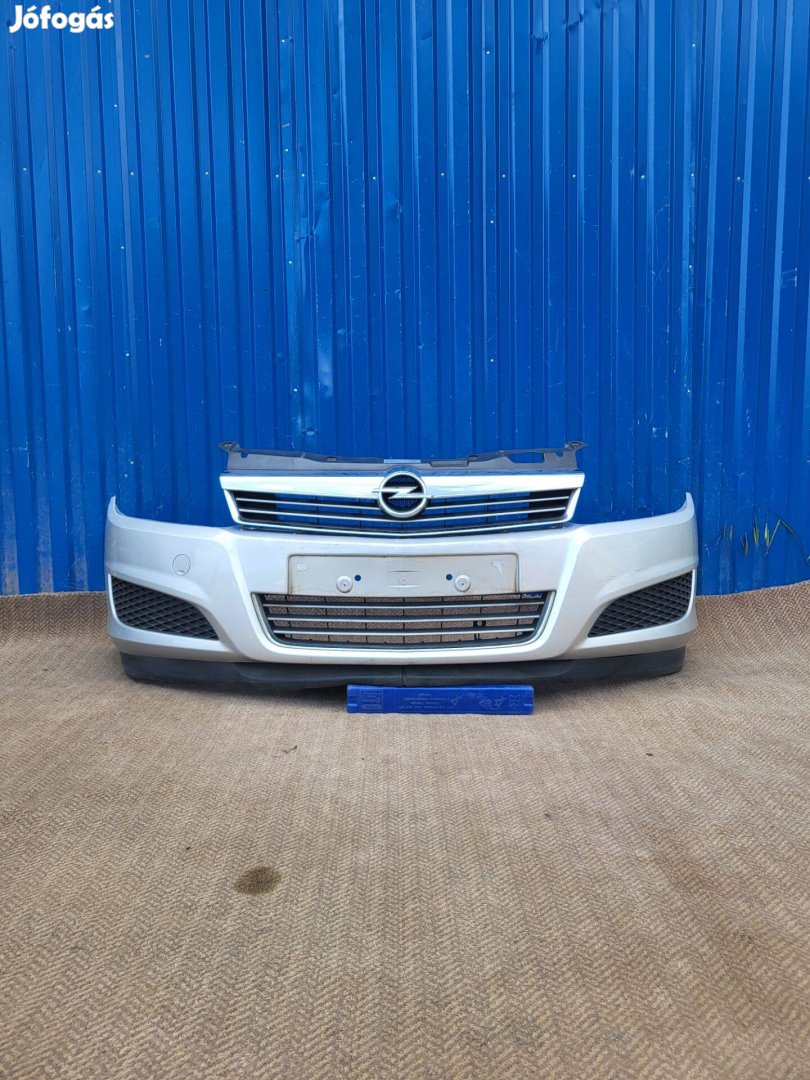 Opel Astra H gyári 13225746 első lökhárító ezüst