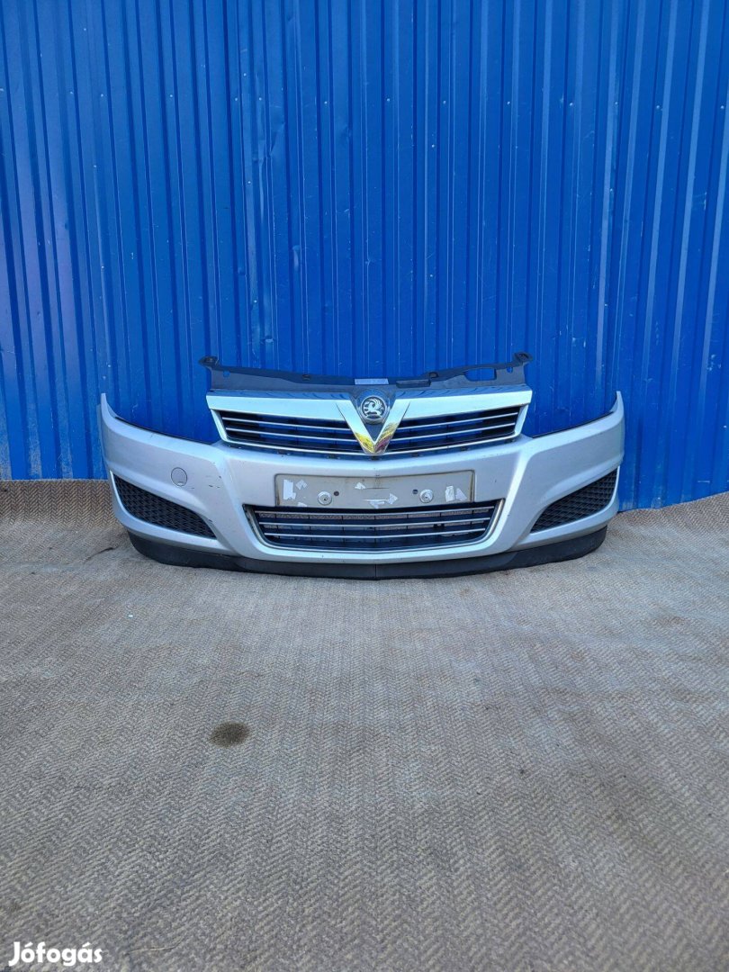 Opel Astra H gyári 13225746 első lökhárító ezüst
