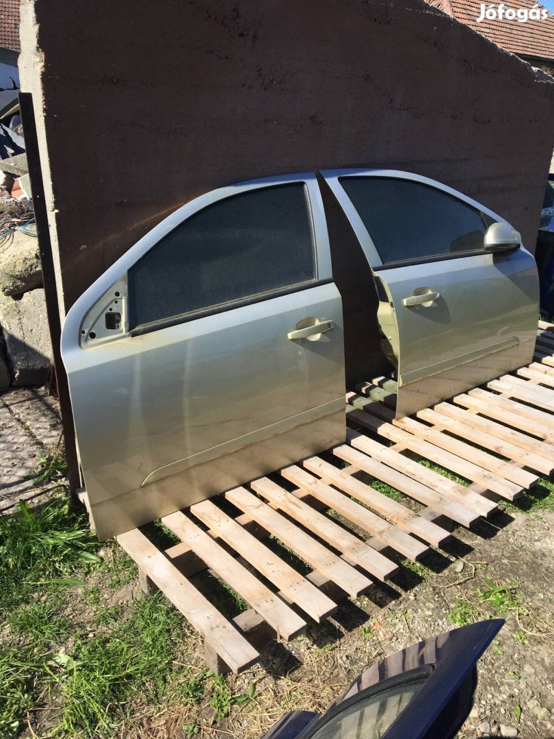 Opel Astra H jobb bal első hátsó ajtó z40h