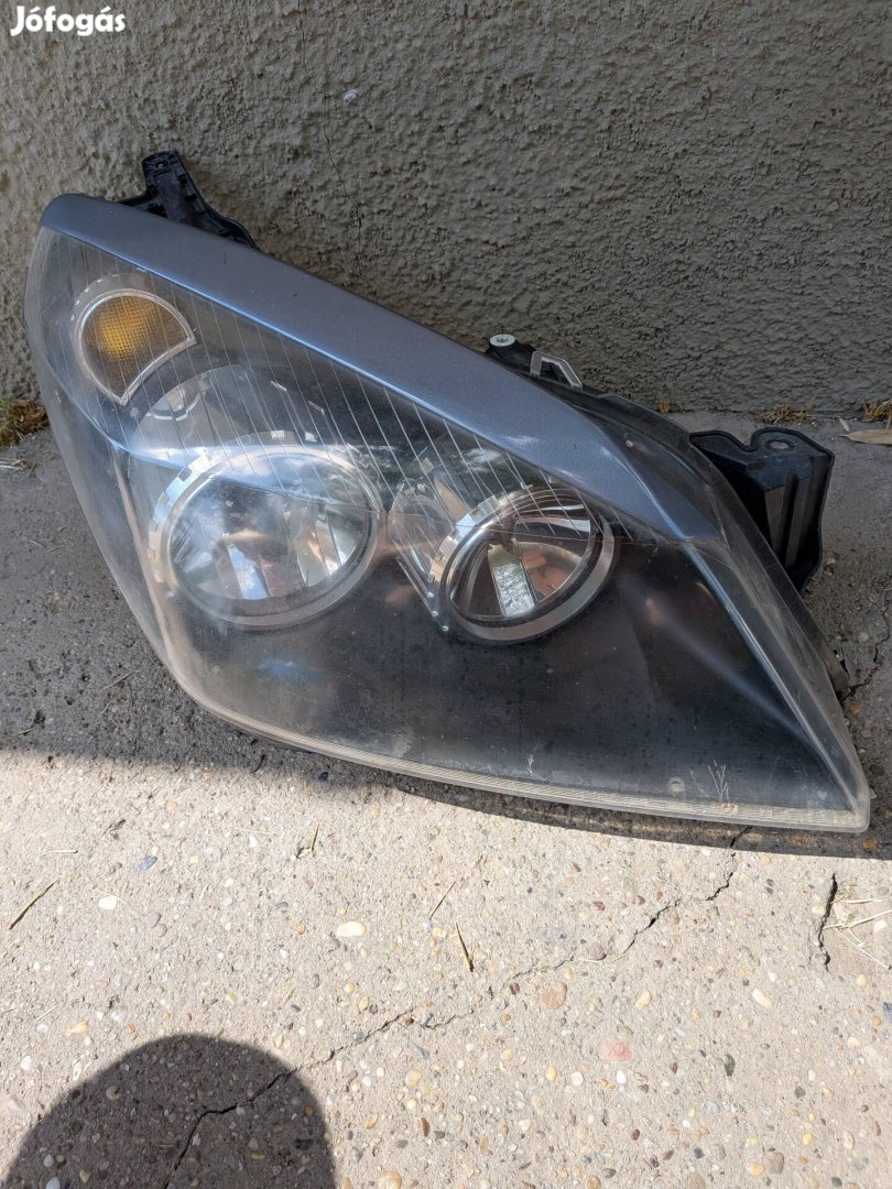 Opel Astra H jobb első fényszóró 