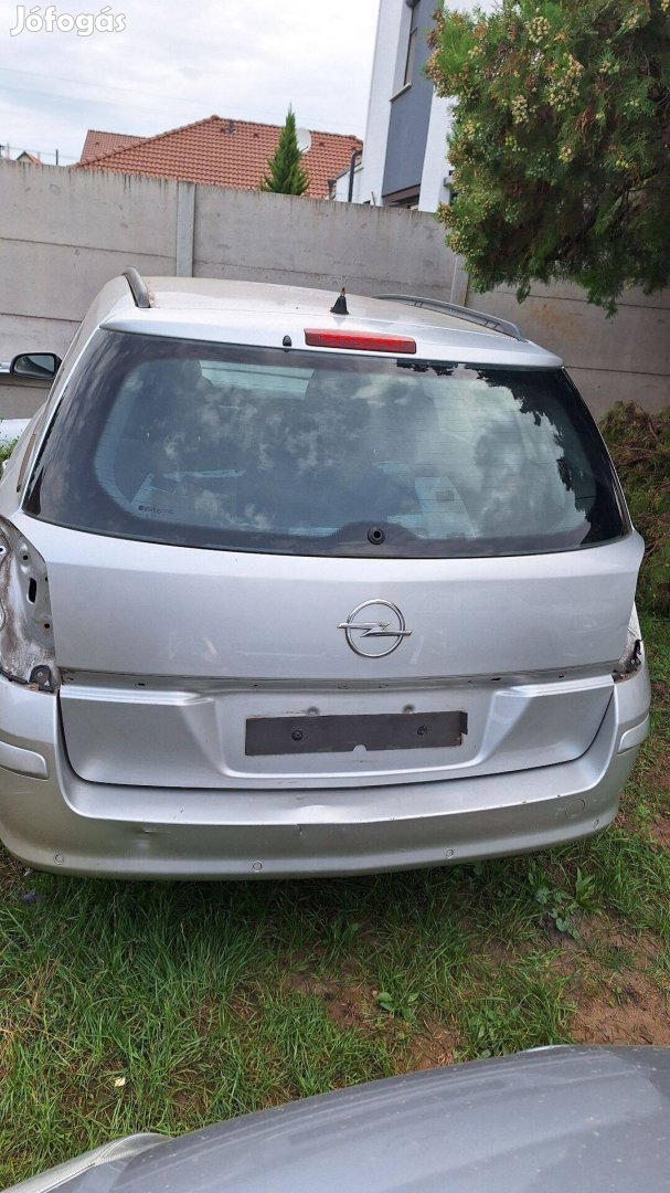 Opel Astra H kombi csomagtérajtó Z157