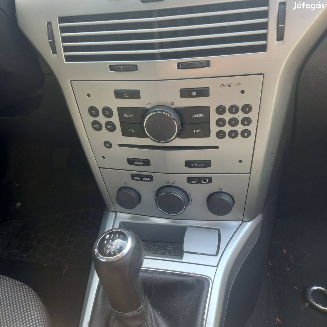 Opel Astra H rádió eladó