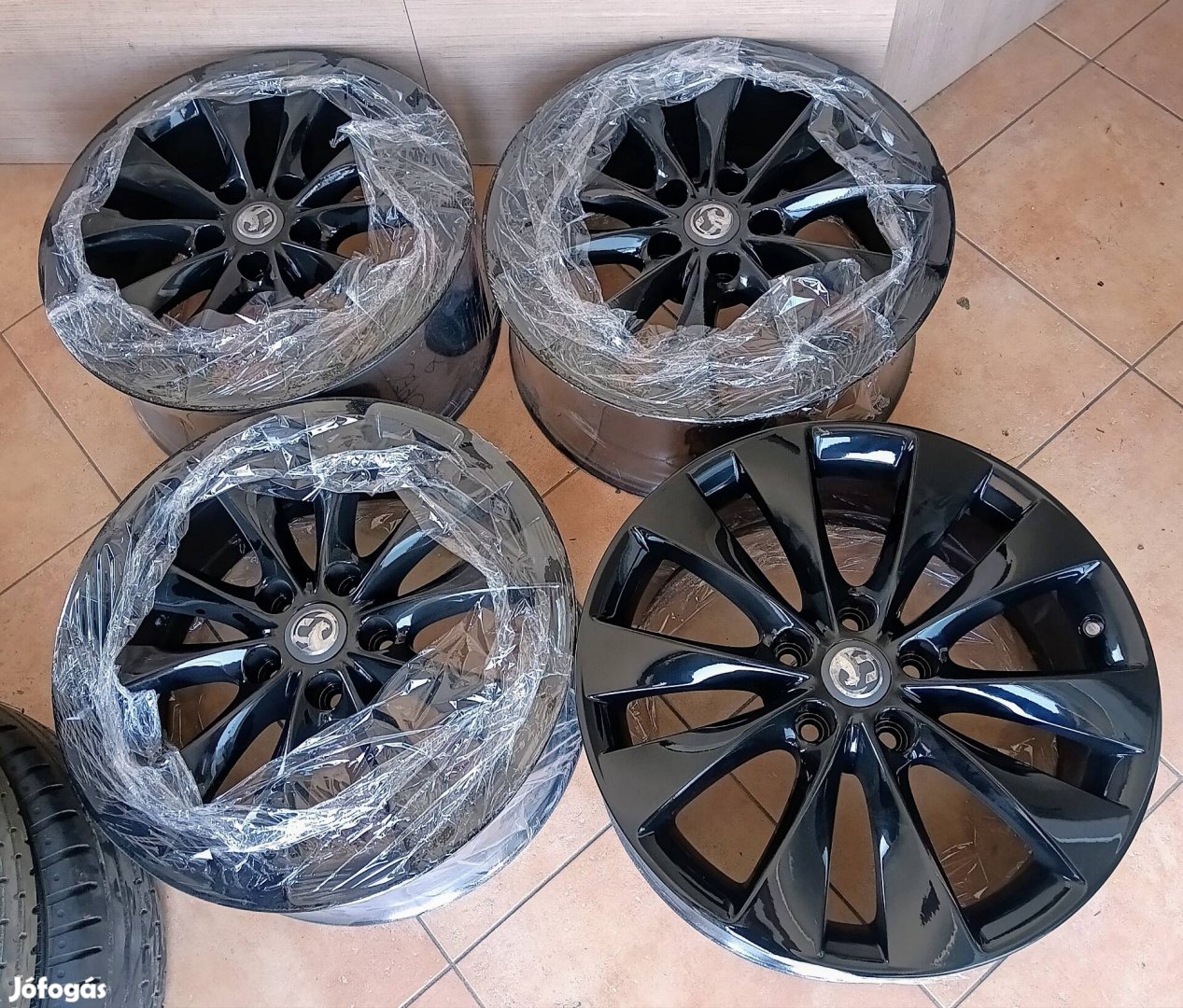 Opel Astra J 18" alufelni garnitúra (5x115) feketére szinterezve