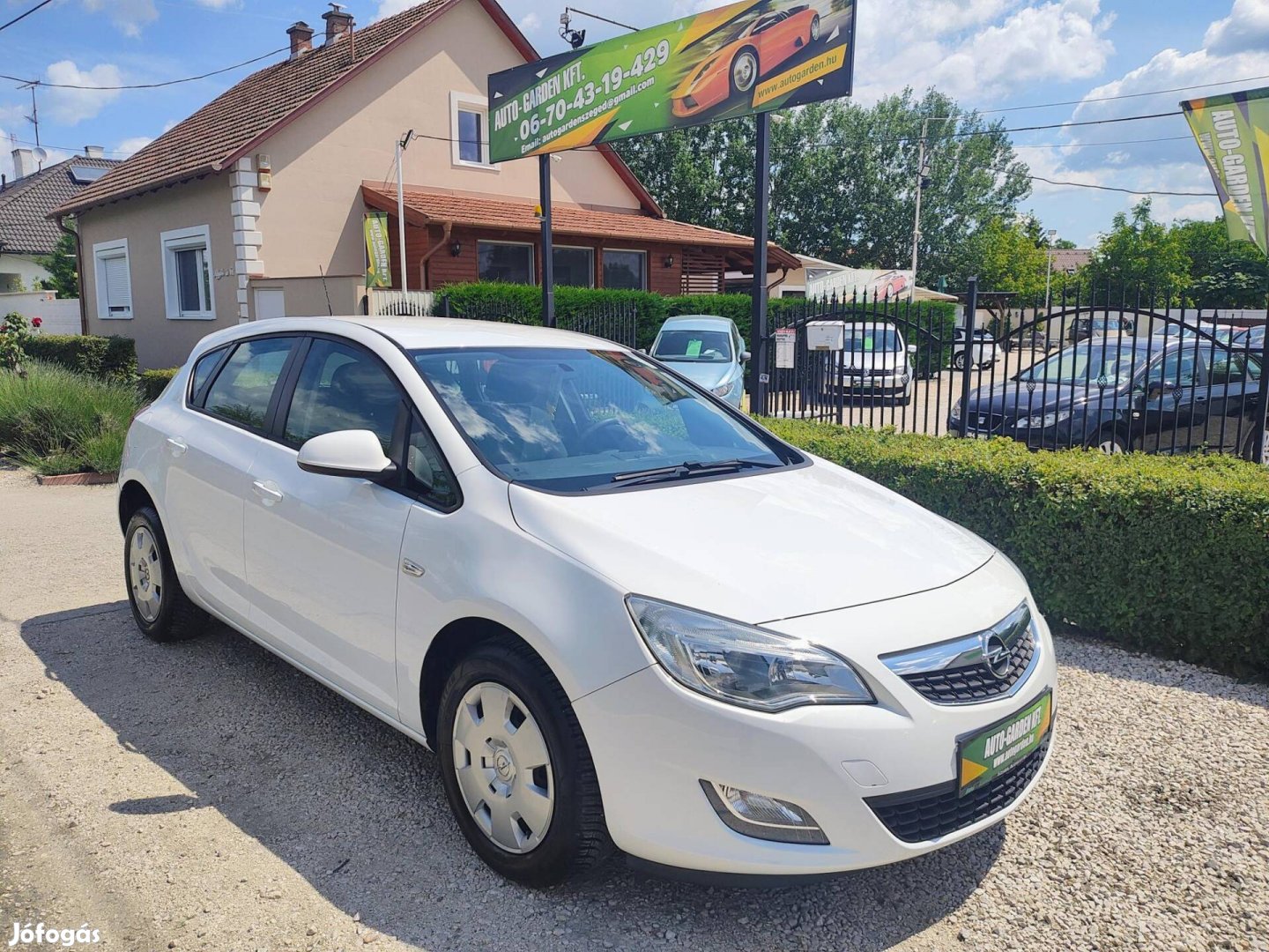 Opel Astra J 1.4 Enjoy Vezetett Szervízkönyv+2...