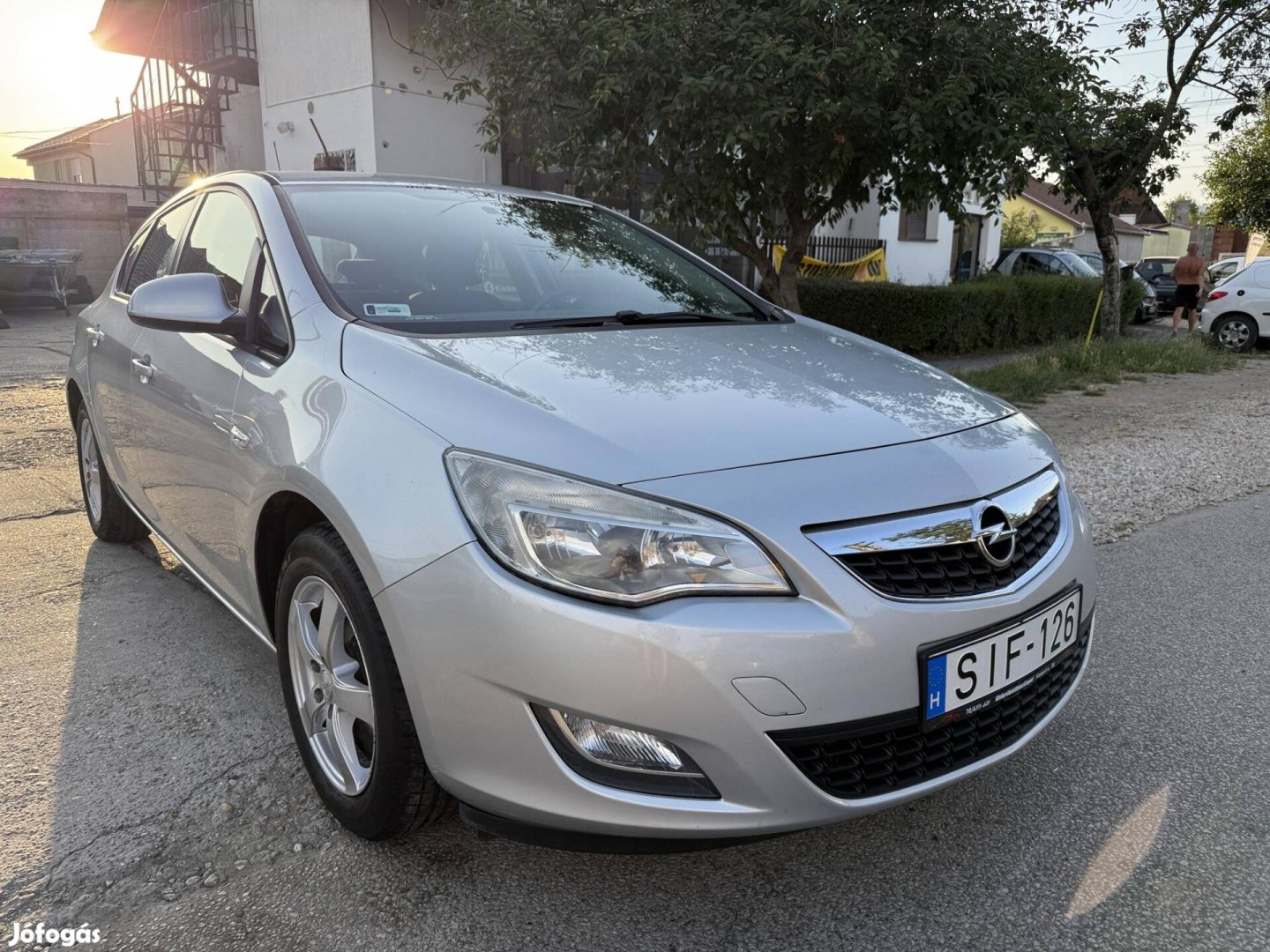 Opel Astra J 1.4 Essentia Klíma ! Alufelni !